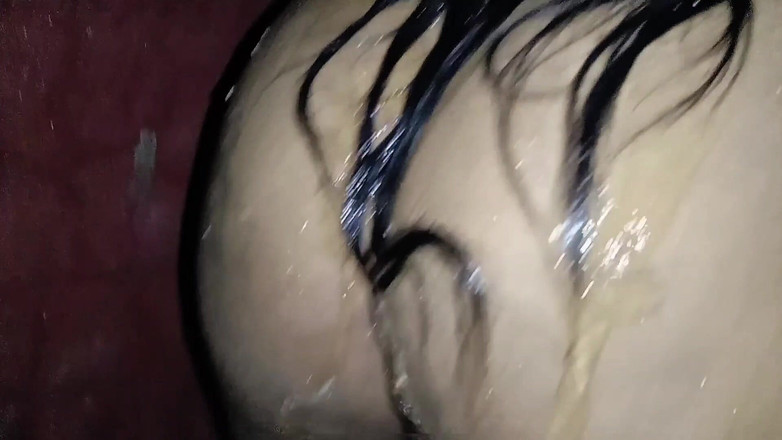 NixLeno: Viral video av vacker flicka badrum