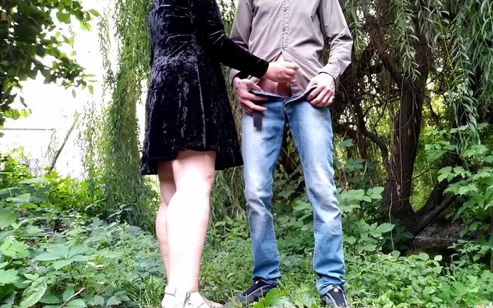 OurFetishLife: Mi-am futut soacra pe la spate în aer liber cu spermă...