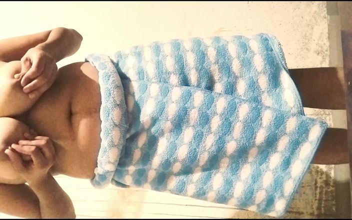 FantacyCouple: College-mädchen muschi fingern beim duschen im badezimmer