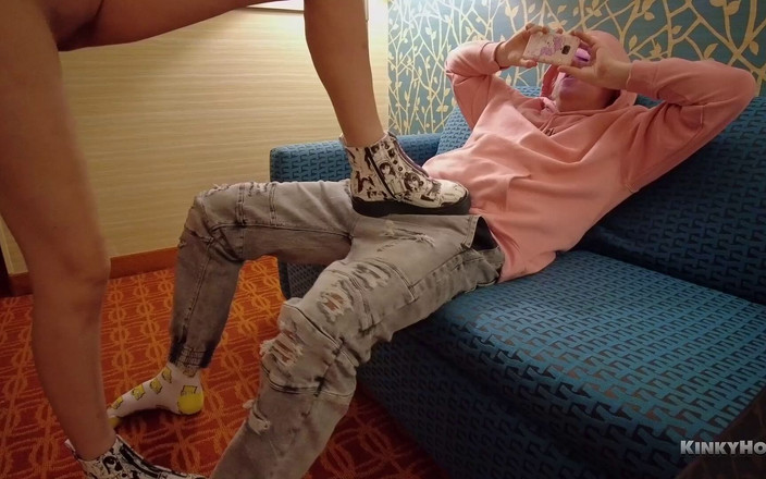 KinkyHome: Foot fetiš - japonské boty