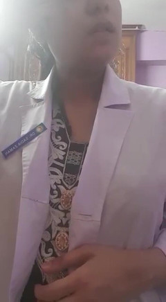 MehwishAly: Dr. Sadia fazendo um vídeo nu para meus seguidores