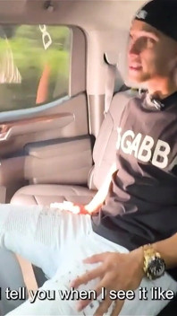 Khloe lagi asik ngentot kontol suaminya sampai memeknya dicrot sperma hangat di jalan juan bustos