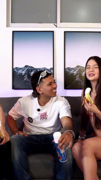 Hete Uitdagingen Met Twee Zeer Mooie Latinas in Bikini's