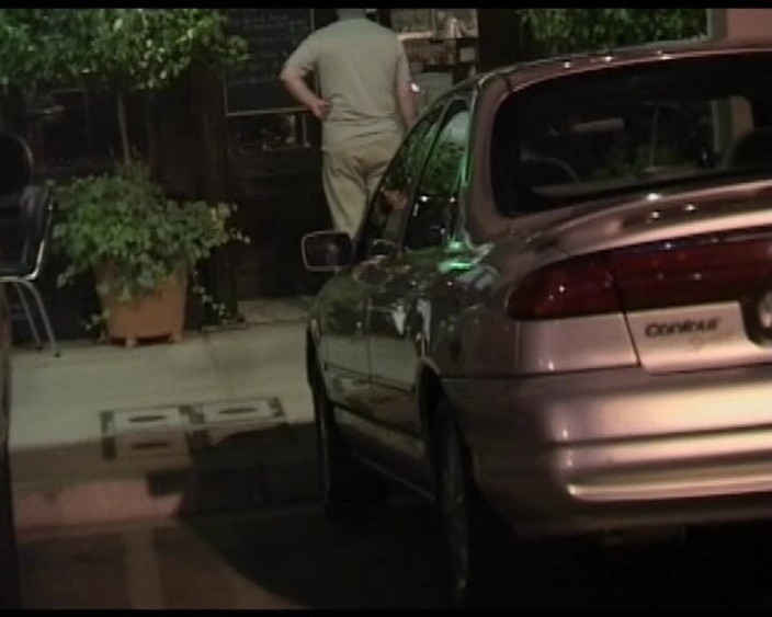 Golden-X-Tapes: Uwodzicielski fetysz stóp bawi się z blondynką i brunetką