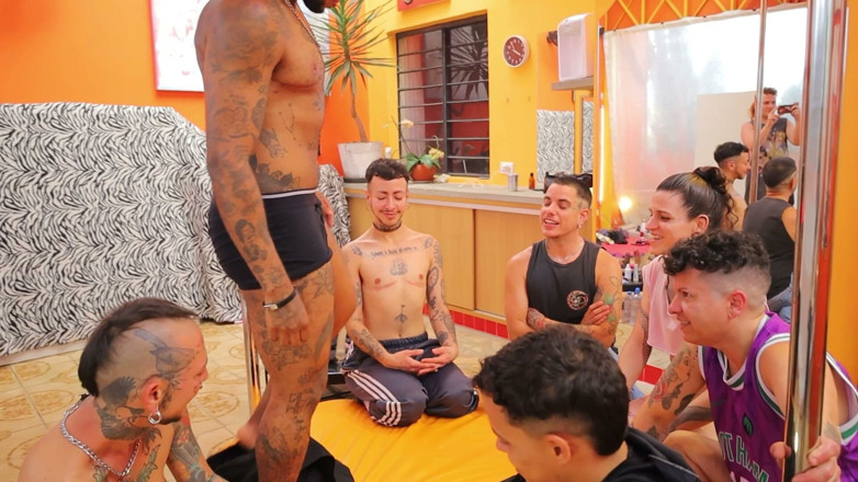 Maicon Vinicius: Orgia transgender: uno scherzo si trasforma in sesso influenzale