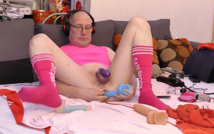 Mike Essex: Anal Dildo Fucking in Chastity for Horny Dilf