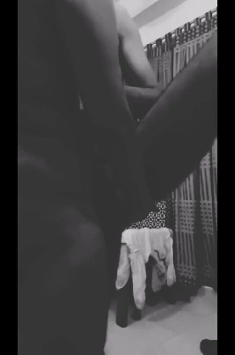 Rishi: Telur besar bhabhi diperluas dengan zakar dengan mengambil mereka ke...