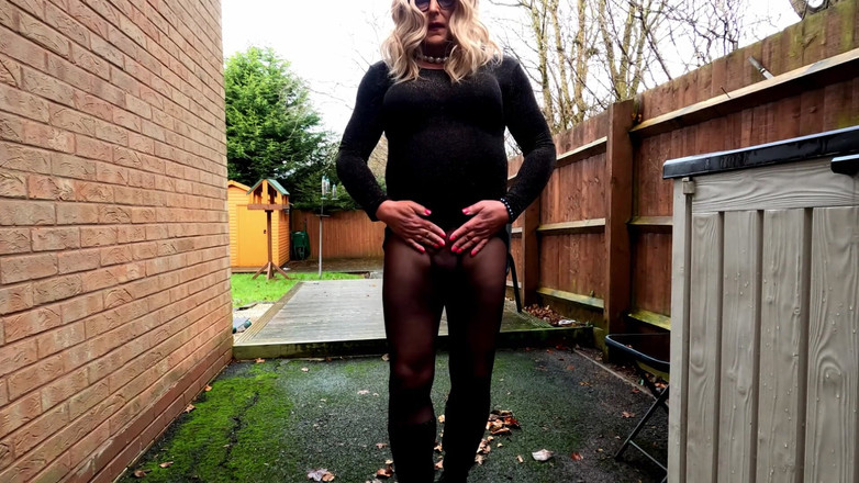 Kellycd2022: Kellycd en pantimedias negras sin costuras