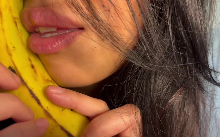 Asmr_mouth: Deepthroat Banana