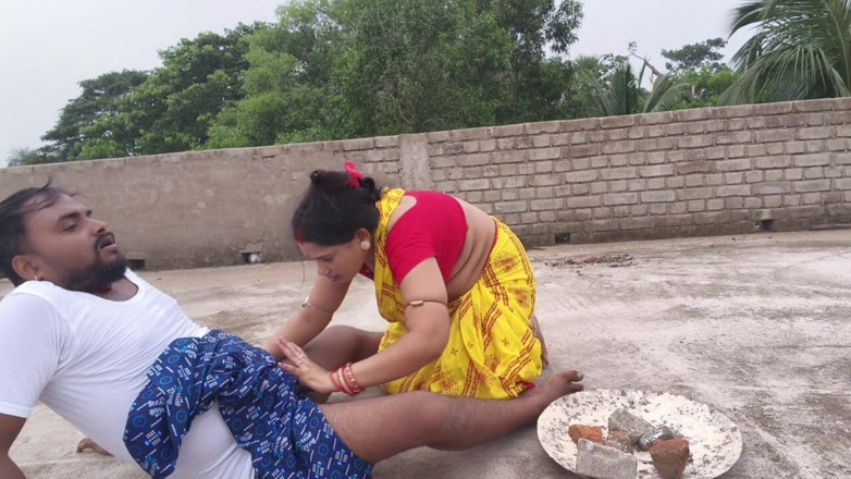 Sona bhabhi: Tante hot india dengan toket besar lagi asik ngentot di...