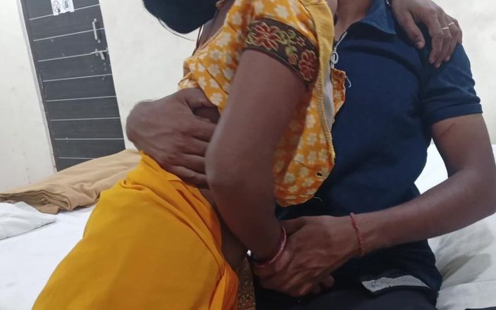Desi Indian studio: 의붓형제 따먹고 남편에게 전화하는 Priya Bhabhi