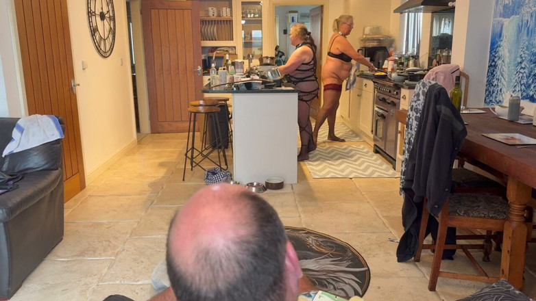 Lanista_Bear: Part 1:-lanista Bear Has His Slaves to Do Their Chores. Will...