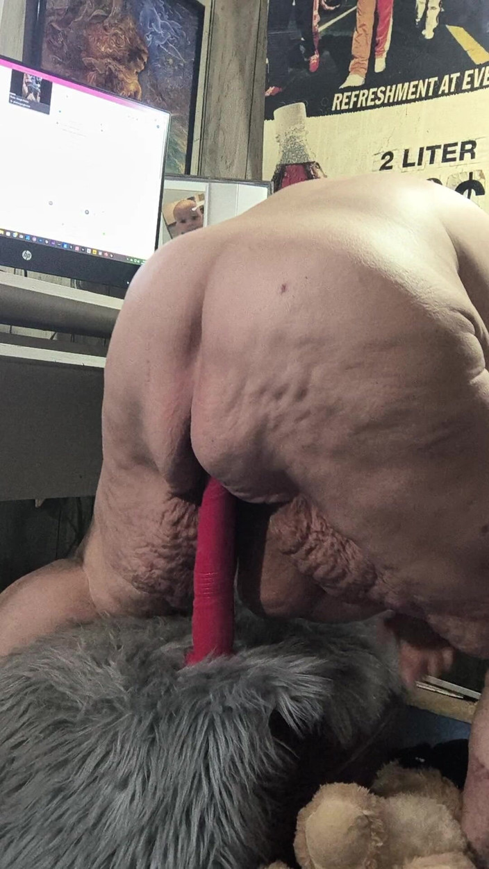 HerculesnVENUS: 为了上帝的爱，我在你的鸡巴上狠狠地射精