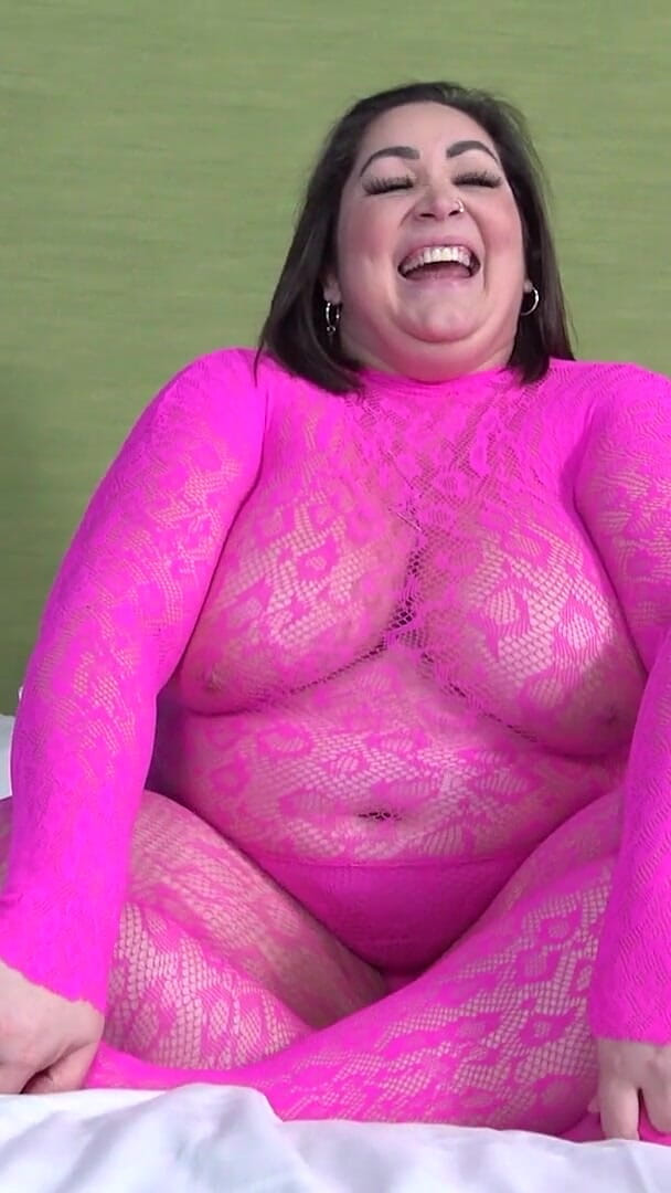 PepePorn: Chubby dengan payudara monster bercinta dengan yogurt. Mae Quira Dalam...