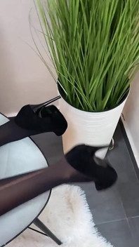 Můj paroháč manžel na mě nakukuje