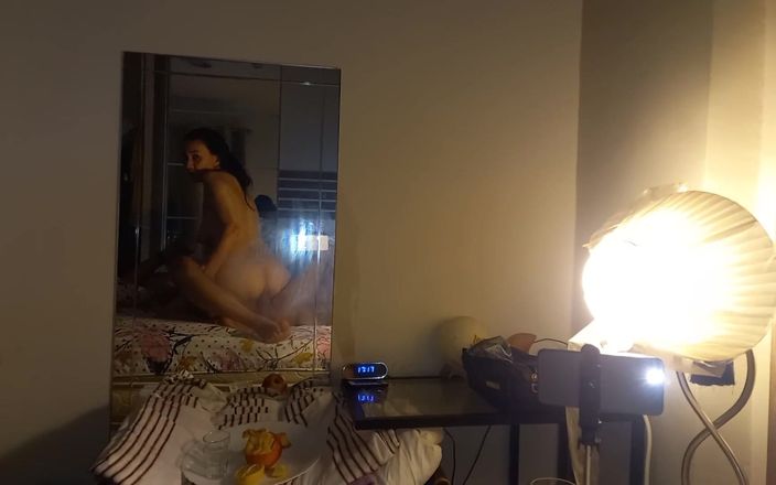 Girlnona: Збуджена мамка по сусідству хотіла трахнути в дупу, частина 3