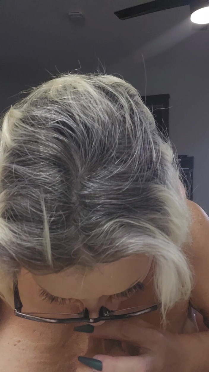 Claudia Marie: GILFの吸い込みと話す