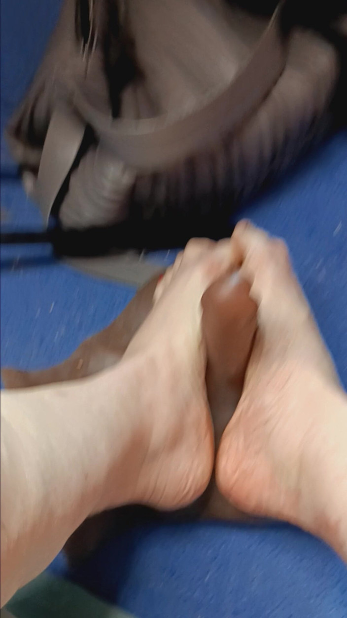 HerculesnVENUS: Pieds funky, vous êtes dans une gâterie de footjob