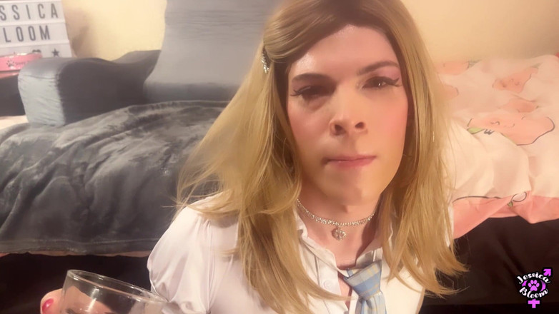 Jessica Bloom: Jessica Bloom Self Sucks Her Cock While Getting Fucked &amp; Creampied!