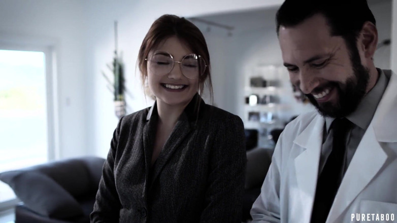 Pure Taboo: Czyste tabu - niewinna brunetka traci dziewictwo w gabinecie lekarskim
