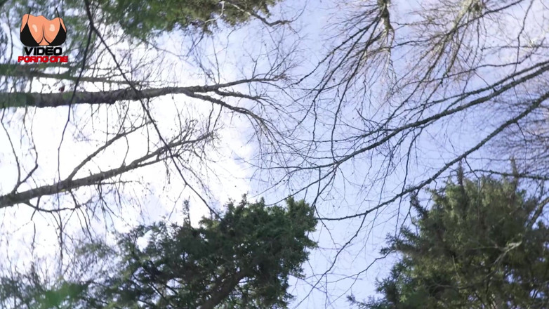 Video Porno One: Dieses Paar Hat Draußen Im Schnee Einen Guten Fick!