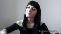 Miss Ivy Ophelia: Piccolo cazzo al guinzaglio - Sph valutazione