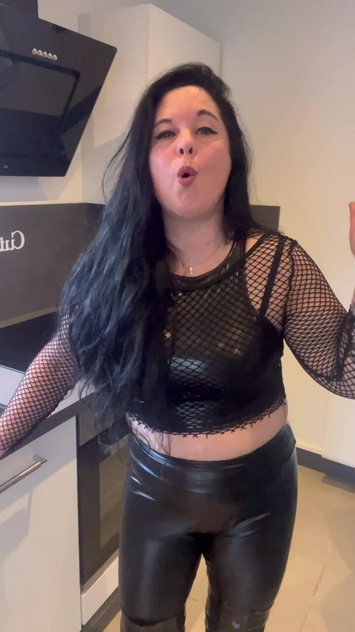 Maitresse Clara: Umilirea penisului tău mic