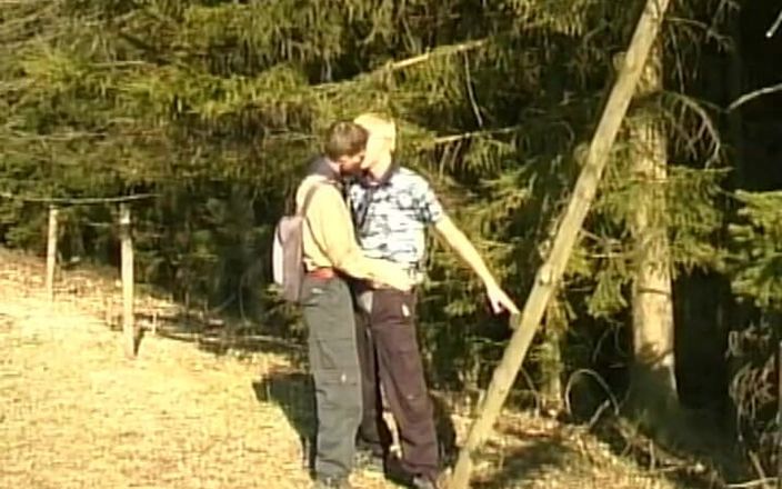 Gay 90's Vintage Porn: भाप से भरा पुरुष चुंबन सत्र #3