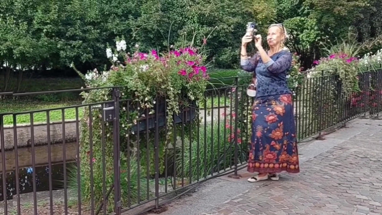 Selena701: Amatör Sarışın Karısı Yürüyüşten Sonra Seksin Tadını Çıkarıyor