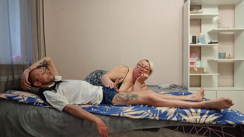 Zona901: Pancutan mani dari blowjob kepada ibu tiri dalam mulut