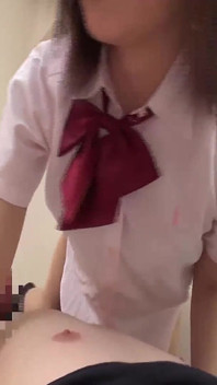 Keseronokan dipandang rendah oleh wanita kecil