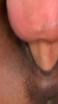 Chica Negra Cachonda Tiene Sexo Anal Con Una Enorme Polla Blanca