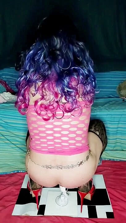 Lizzaali: Stilletos and pink body sock ride