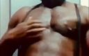 Black smoking muscle stepdad: Zwarte bodybuilder verbale rook en sperma