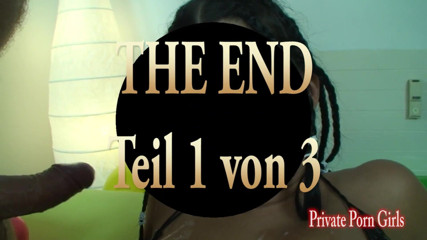 Private Porn Girls: Jovencita caliente jugando con globos y esperma - parte 1