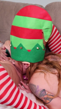 De ondeugende werkplaats van de kerstman Jingle en Jangle de sletterige elfen