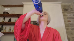 Faith Eros: Stepma Menghisap Pada Botol - Fetish Leher, Fetish Tekak