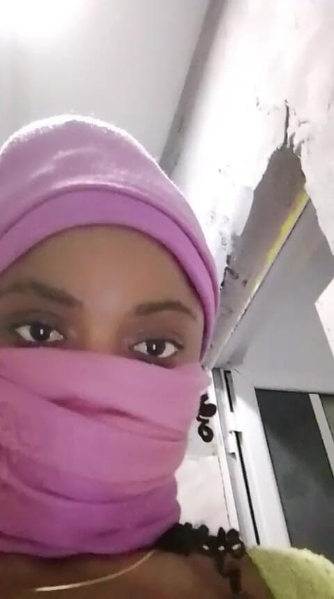 someonemanbigdick: Slank zwart