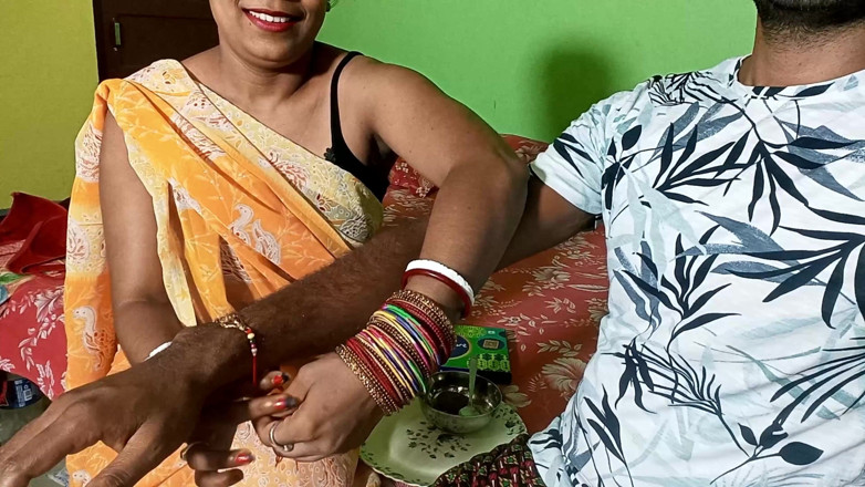 FireeCouple: Na Rakshabandhanu dal nevlastní bratr svůj velmi jedinečný dárek své...