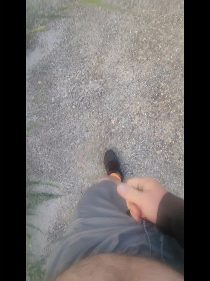 Djk31314: Je suis allé se promener à l’arrêt-camion