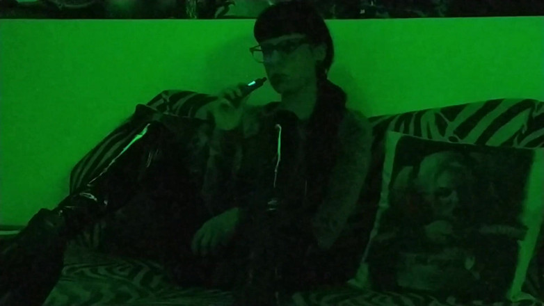 Beth Kinky: Testar min nya E-cigarett - Beth Kinky