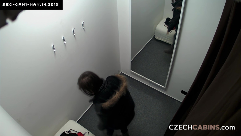 Czech Cabins: Czech Cabins 20: Bimbo Beauty Strips Out of Her Bra and...