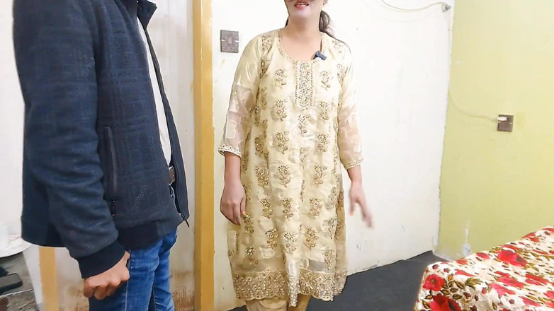 Pakistani CoupleX: Mamă sexy pakistaneză futută tare de prietenul soțului