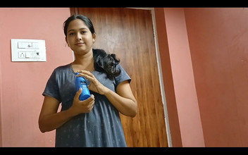 Apple Porn: Urut dan handjob khas oleh adik tiri comel saya