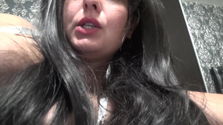 Sexy Milf: शक्तिशाली सेक्सी दिग्गज तुम छोटे से मज़ा ले रही है!