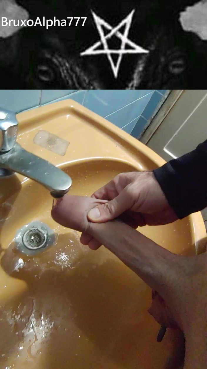 BruxoAlpha777: Meu Pau Grande Mijando