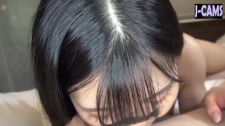 J-Cams: Parlak dudaklar saf baştan çıkarıcı damlarken ipek dil yavaş kayıyor - clip3