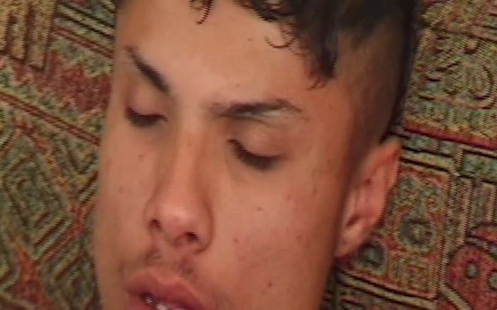 Just X Gays amateur porn: 발정난 게이 친구들이 교대로 서로를 깊고 세게 따먹어