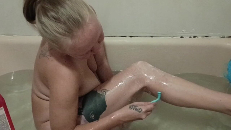JolisaXXX: Blonde Wife Shaving in the Tub