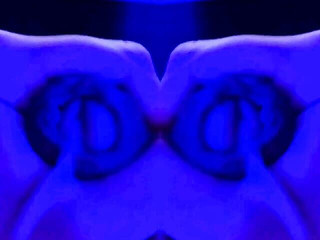 Lkdick8: Zábavná noc v modrém světle